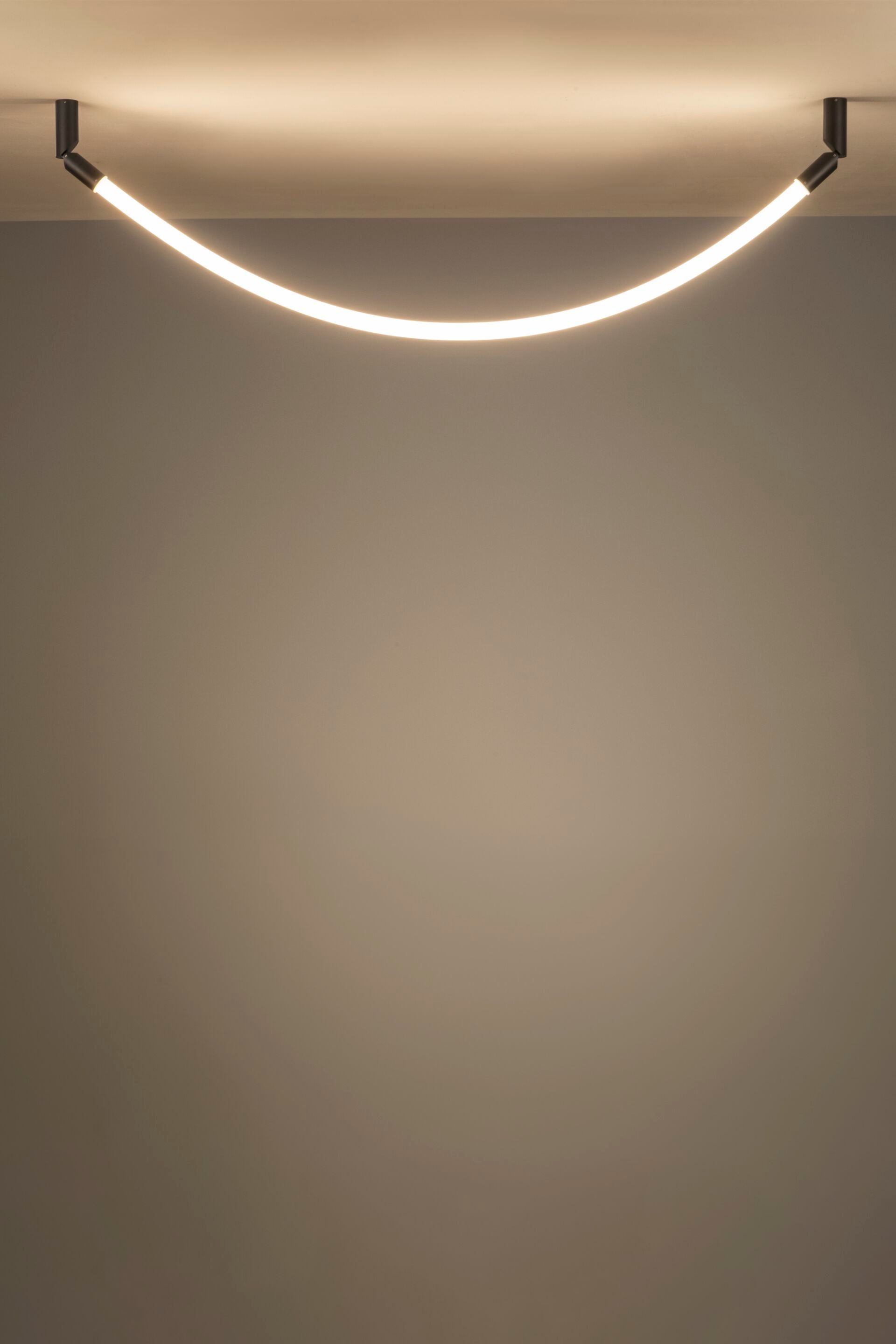 Силиконовая затемняемая светодиодная потолочная лампа Estiluz Arco ARCH-00044909 - Вид №2