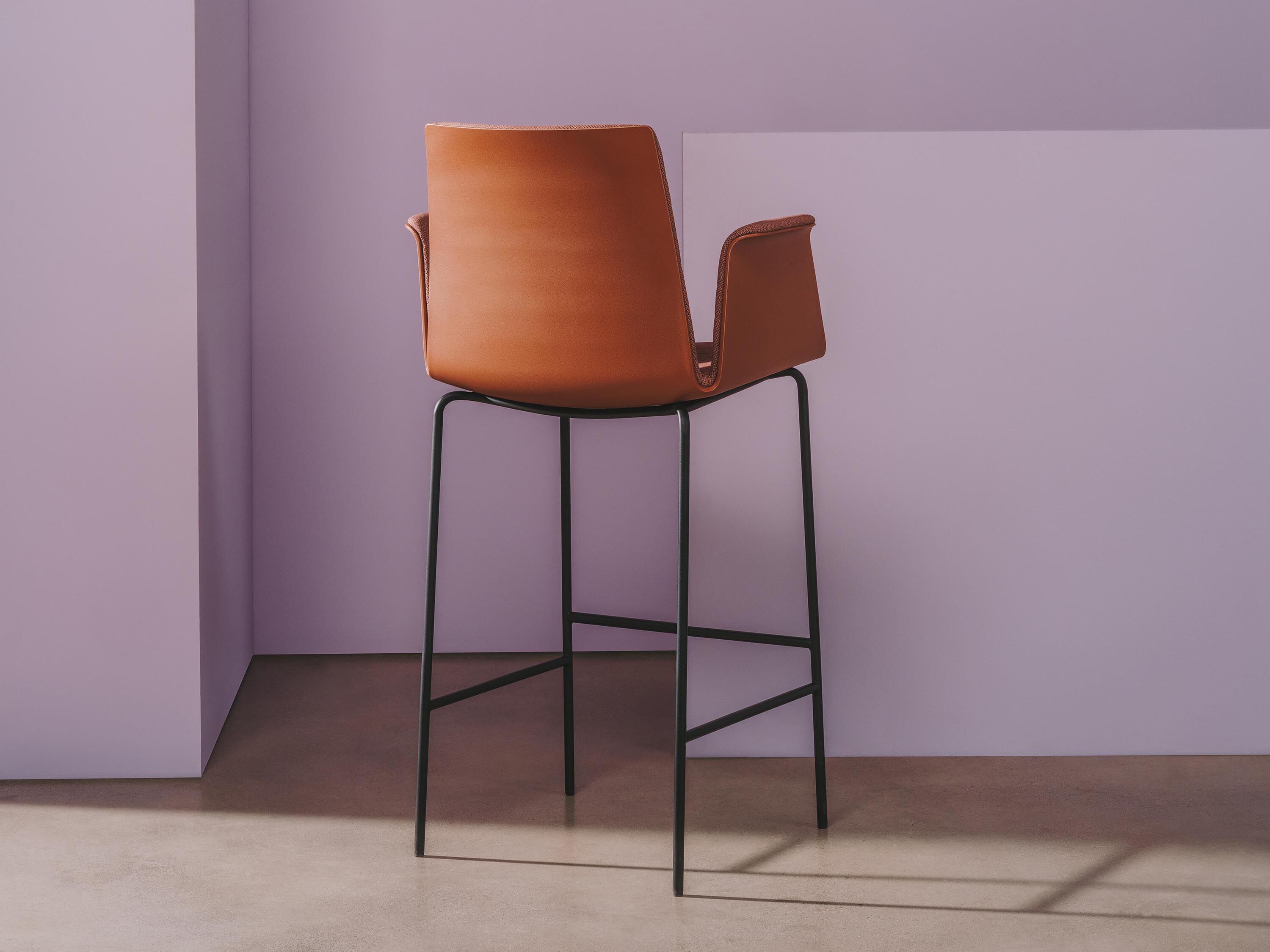 Высокий тканевый стул с подлокотниками и спинкой Andreu World Flex Armchair ARCH-00002073