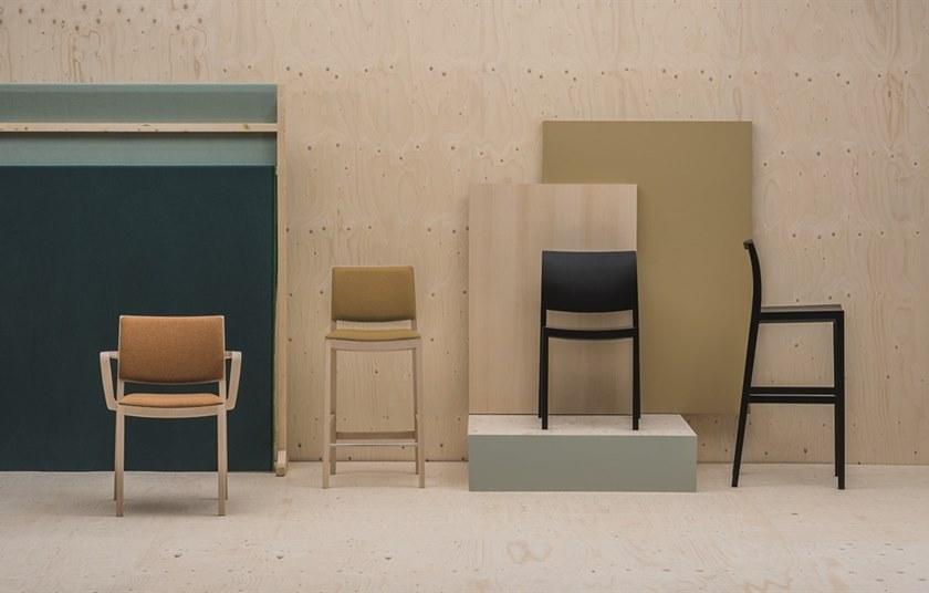 Andreu World Мягкое деревянное кресло с подлокотниками Duos So2753 - Вид №5