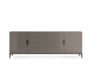 Шкаф с распашными дверями