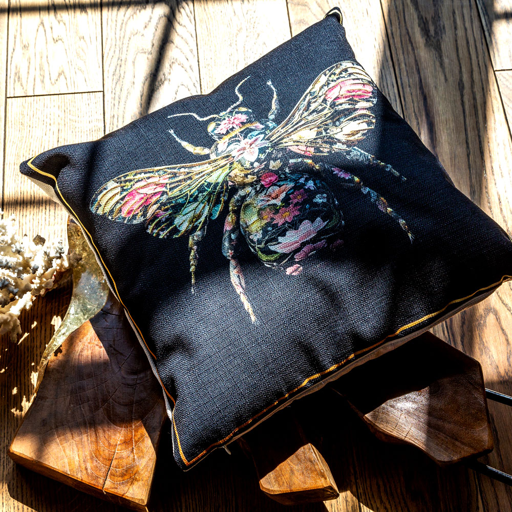 741905 Интерьерная подушка «Садовая Муха-Цветуха» Object Desire  - Вид №2