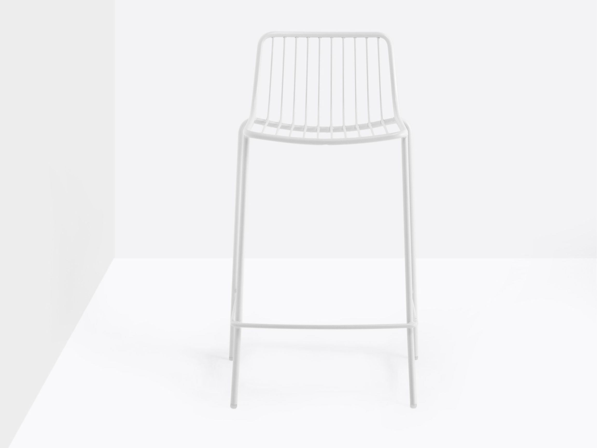 Высокий металлический садовый стул с подставкой для ног Pedrali ARCH-00027307 - Вид №5