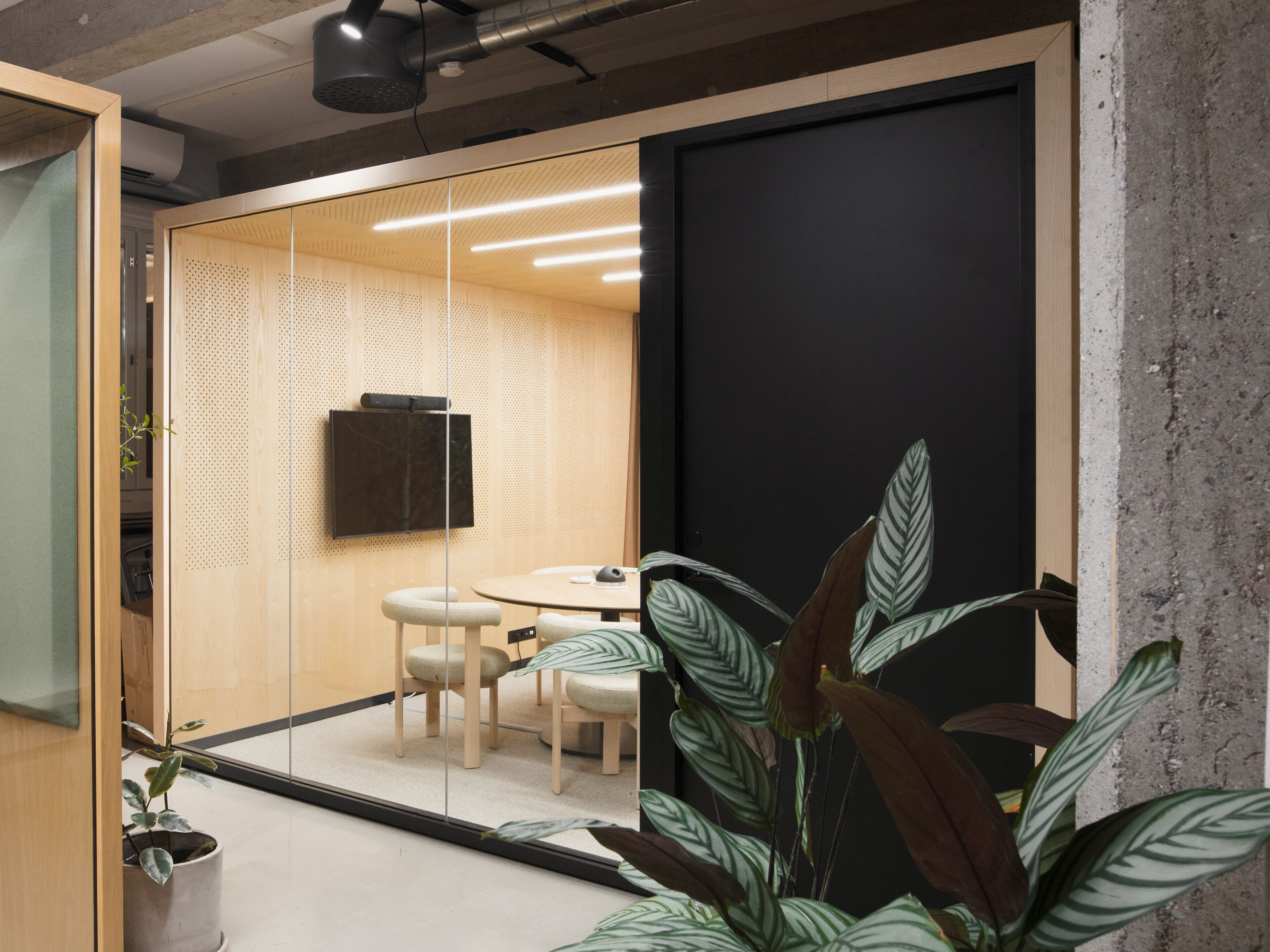 Мультимедийная многосторонняя акустическая офисная кабина Taiga Concept Lohko Flex ARCH-00151873 - Вид №4