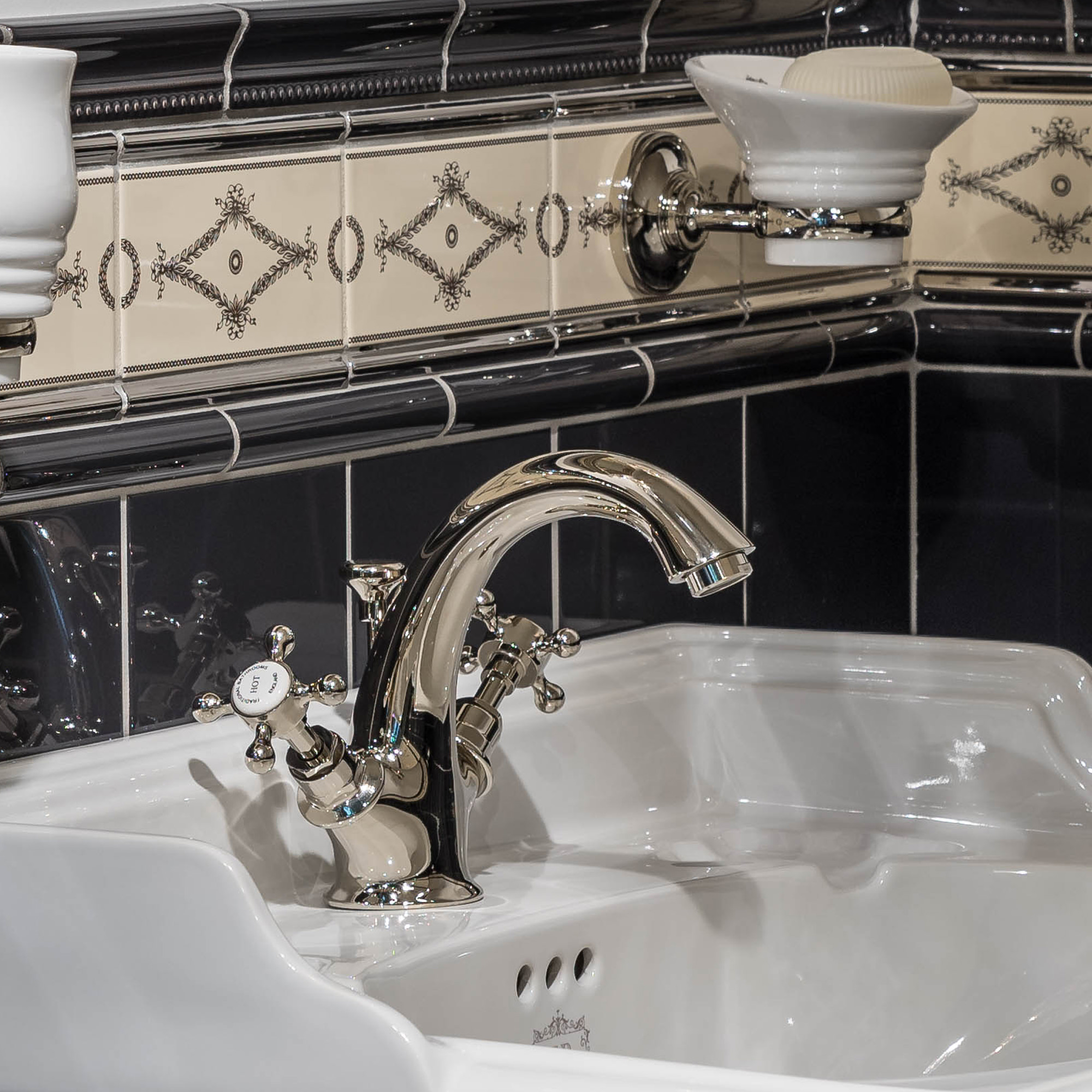 Traditional bathrooms ЛОНДОН однорычажный смеситель для умывальника HIGH Tb404.614.nk LONDON - Вид №5