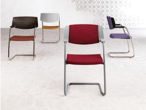 Тканевый консольный стул для конференций с подлокотниками