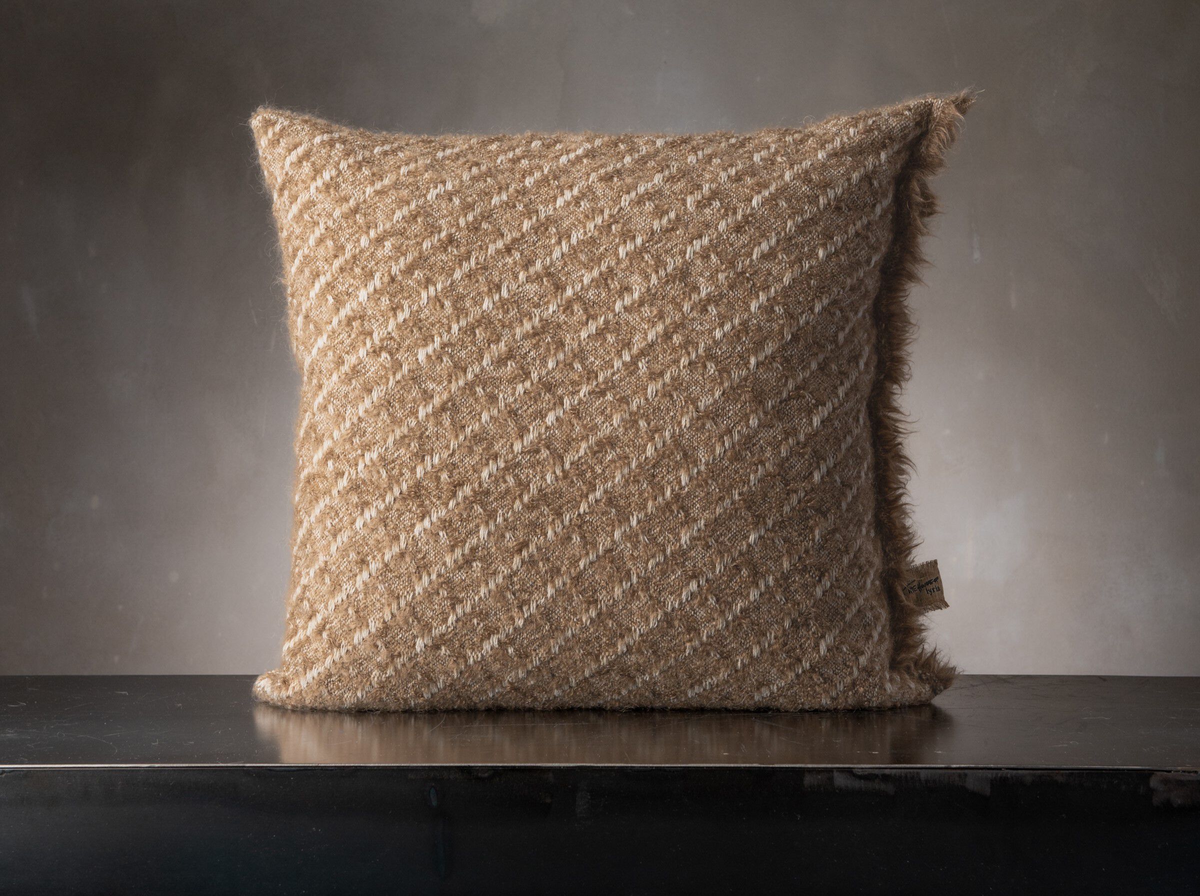 Квадратная подушка из мохера The House of Lyria TEMPERANZA ARCH-00073454 - Вид №6