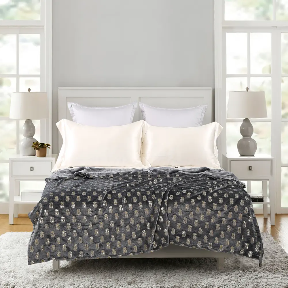 Плед Pineapples 150x200 см велсофт цвет графит Santreyd Новый Год STLM-2061755 - Вид №4