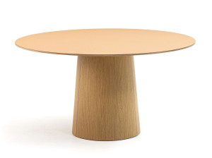 Круглый деревянный стол