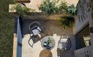 Садовый стул с подлокотниками