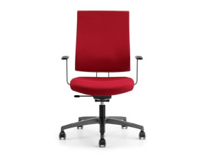 Офисное кресло из ткани с колесами и подлокотниками с 5 спицами