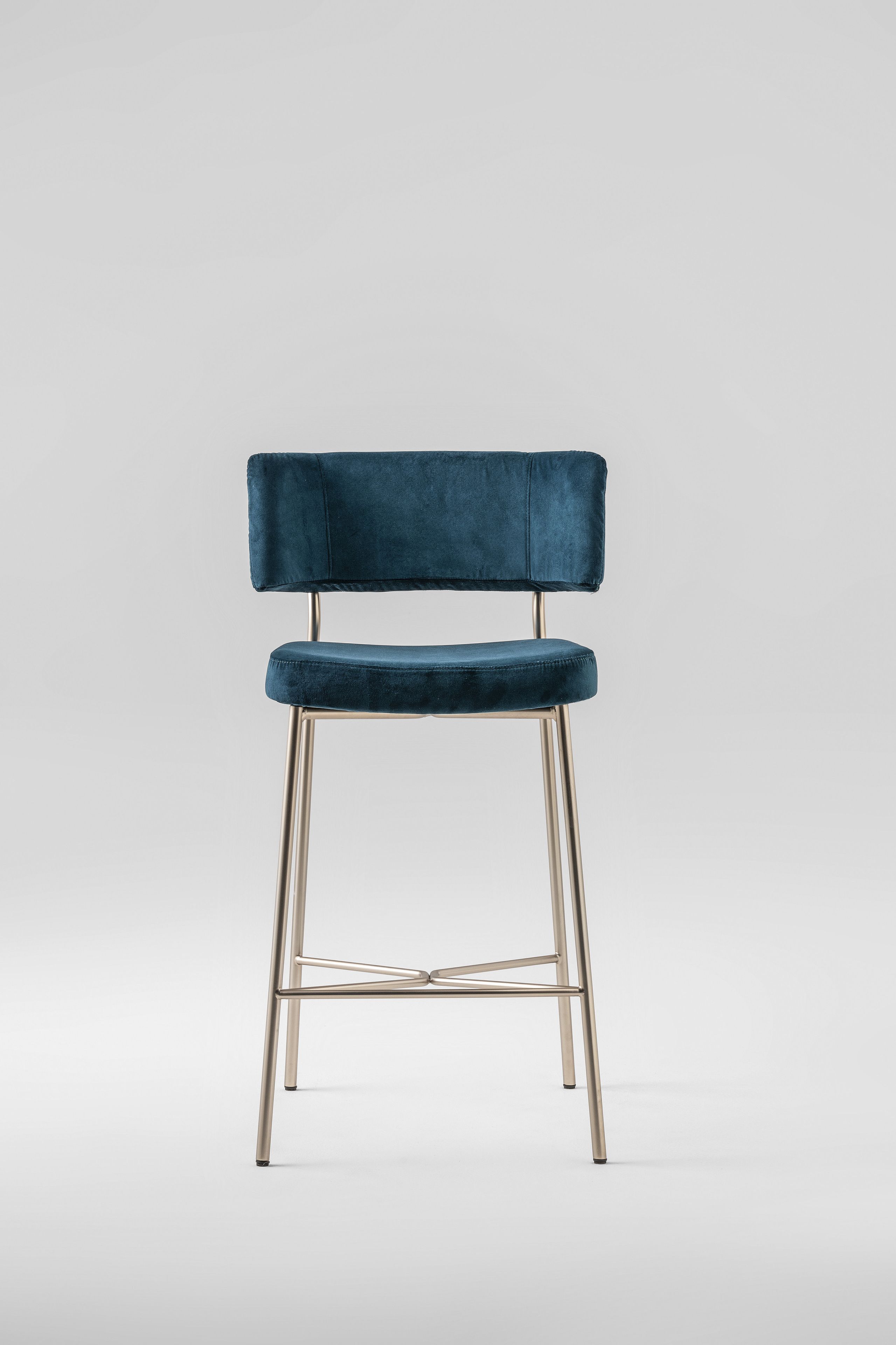 Тканевый табурет с подставкой для ног со спинкой TrabA' Marlen ARCH-00067717 - Вид №1