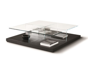 Квадратный низкий журнальный столик из закаленного стекла