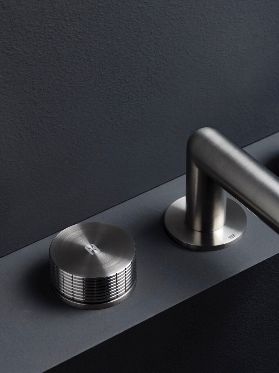 Смеситель для раковины с 3 отверстиями из нержавеющей стали BEAMTECH App ARCH-00092048 - Вид №1