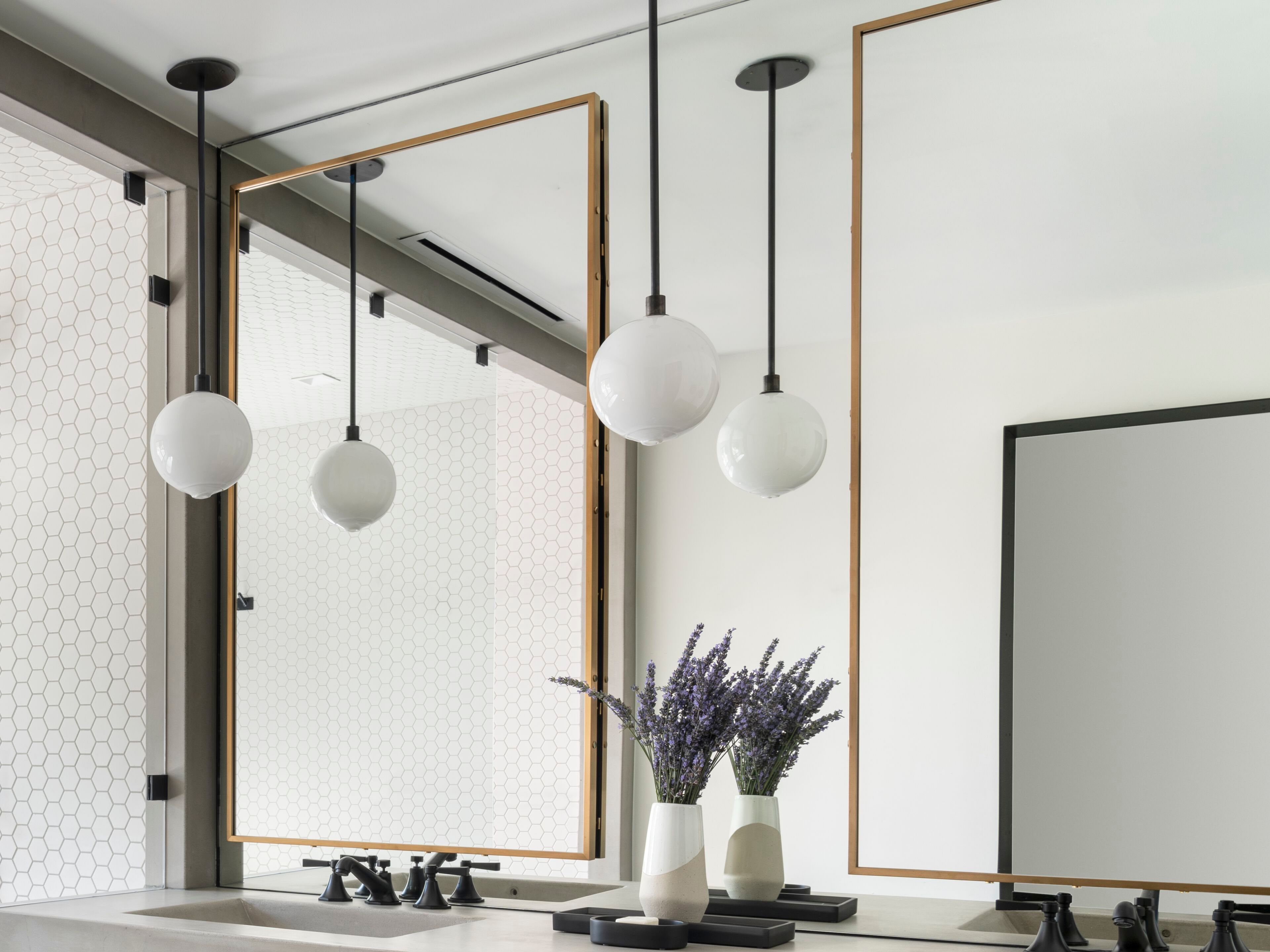 Подвесной светильник из латуни и выдувного стекла SkLO Stem ARCH-00086435 - Вид №2