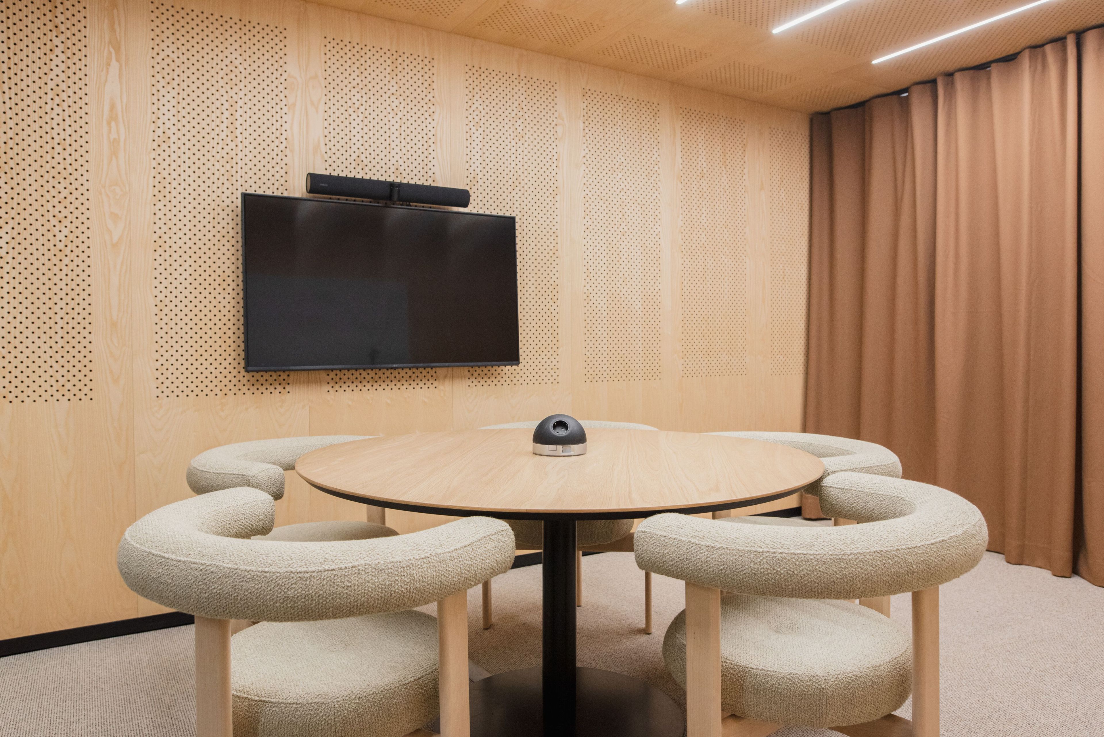 Мультимедийная многосторонняя акустическая офисная кабина Taiga Concept Lohko Flex ARCH-00151873 - Вид №2