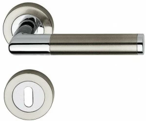 LINEA CALI' Классическая латунная ручка на розетке с замком Karina