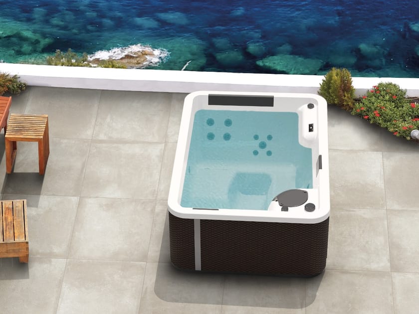 Открытый 3-местный мини-бассейн с хромотерапией Kinedo Happy SPA ARCH-00047218