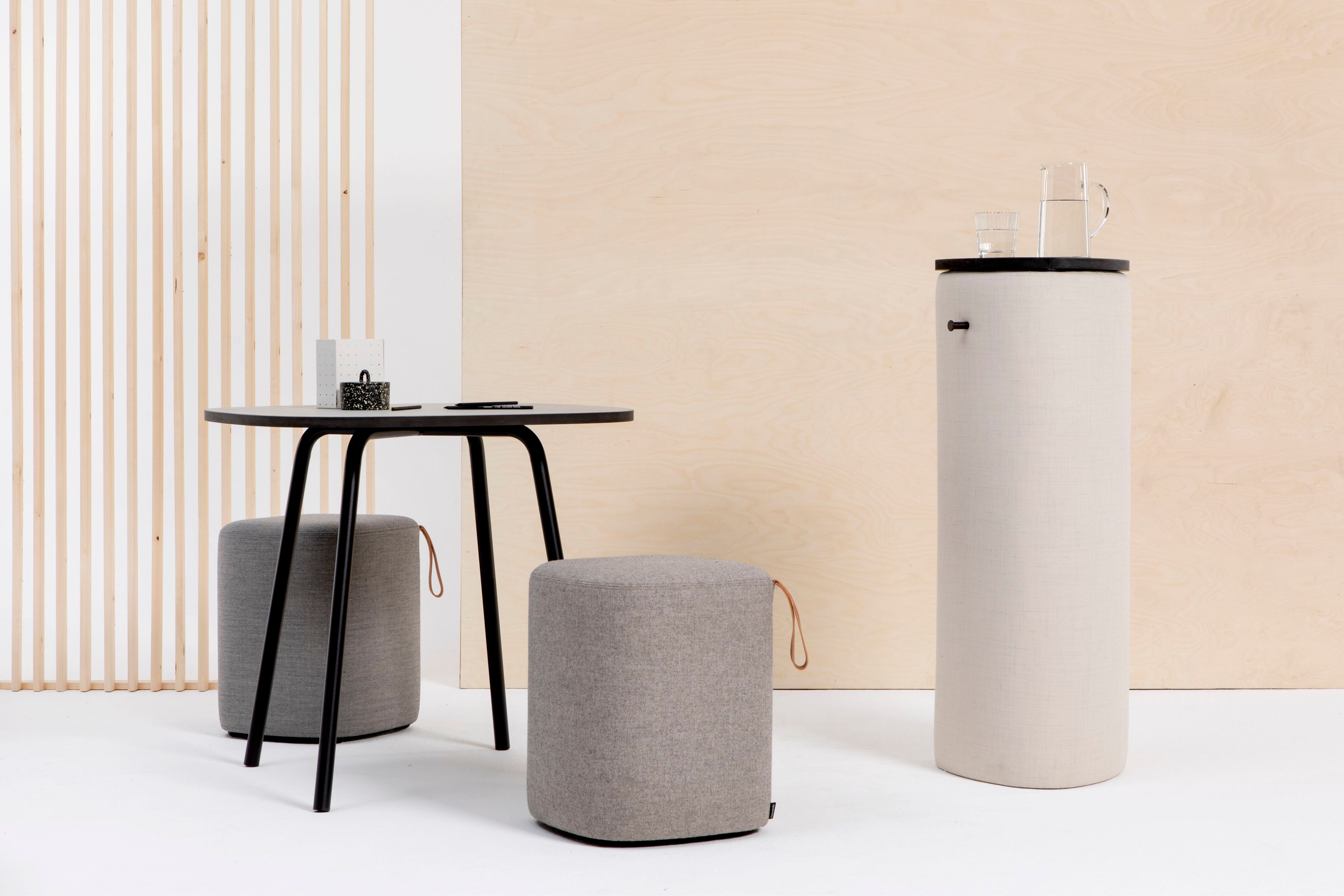 Ткань пьедестал с деревянной столешницей Cascando Pully ARCH-00069878 - Вид №1