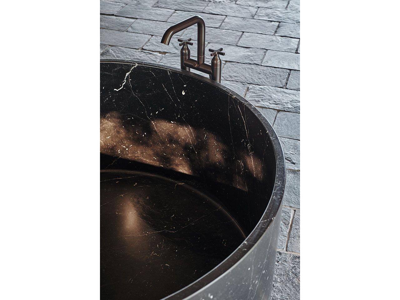 Мраморная круглая ванна для ванной комнаты Agape In-Out ARCH-00042169 - Вид №2