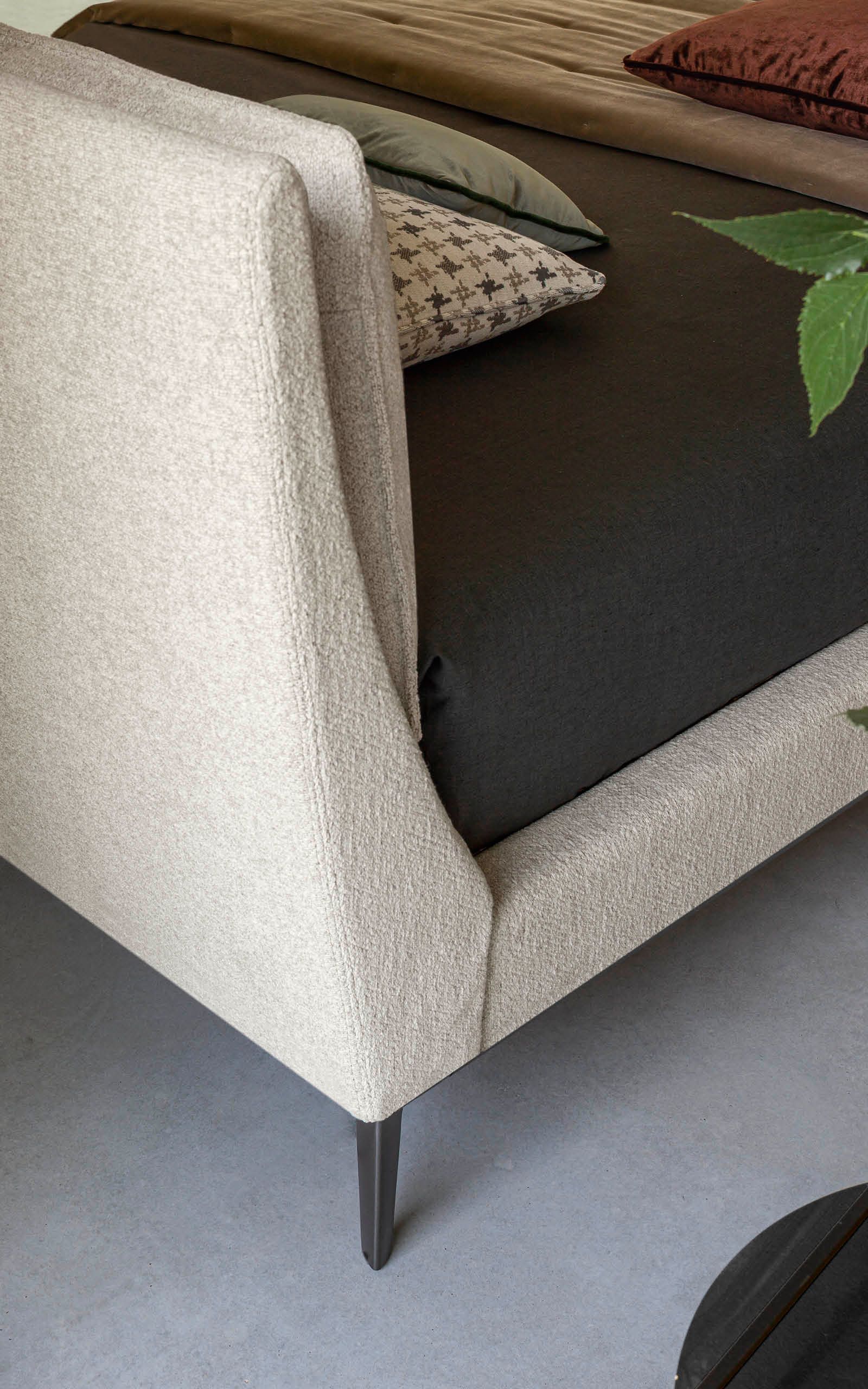 Кожаная двуспальная кровать с мягким изголовьем Twils пентхаус ARCH-00118007 - Вид №5