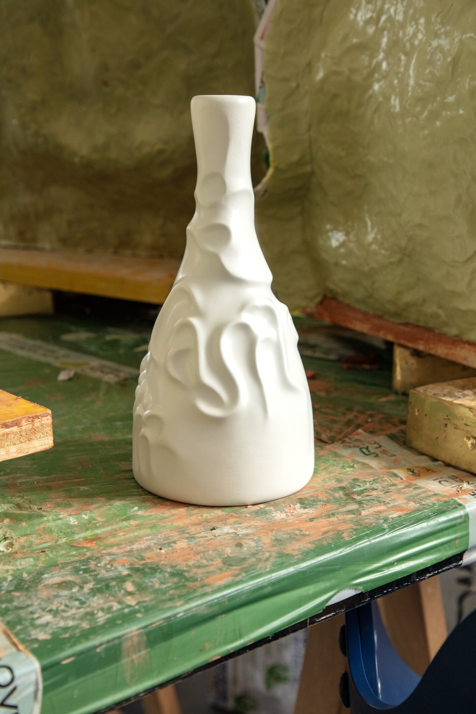 Матовая белая глазурованная керамическая скульптурная бутылка BD Barcelona CASA DE FAMILIA ARCH-00018997 - Вид №8