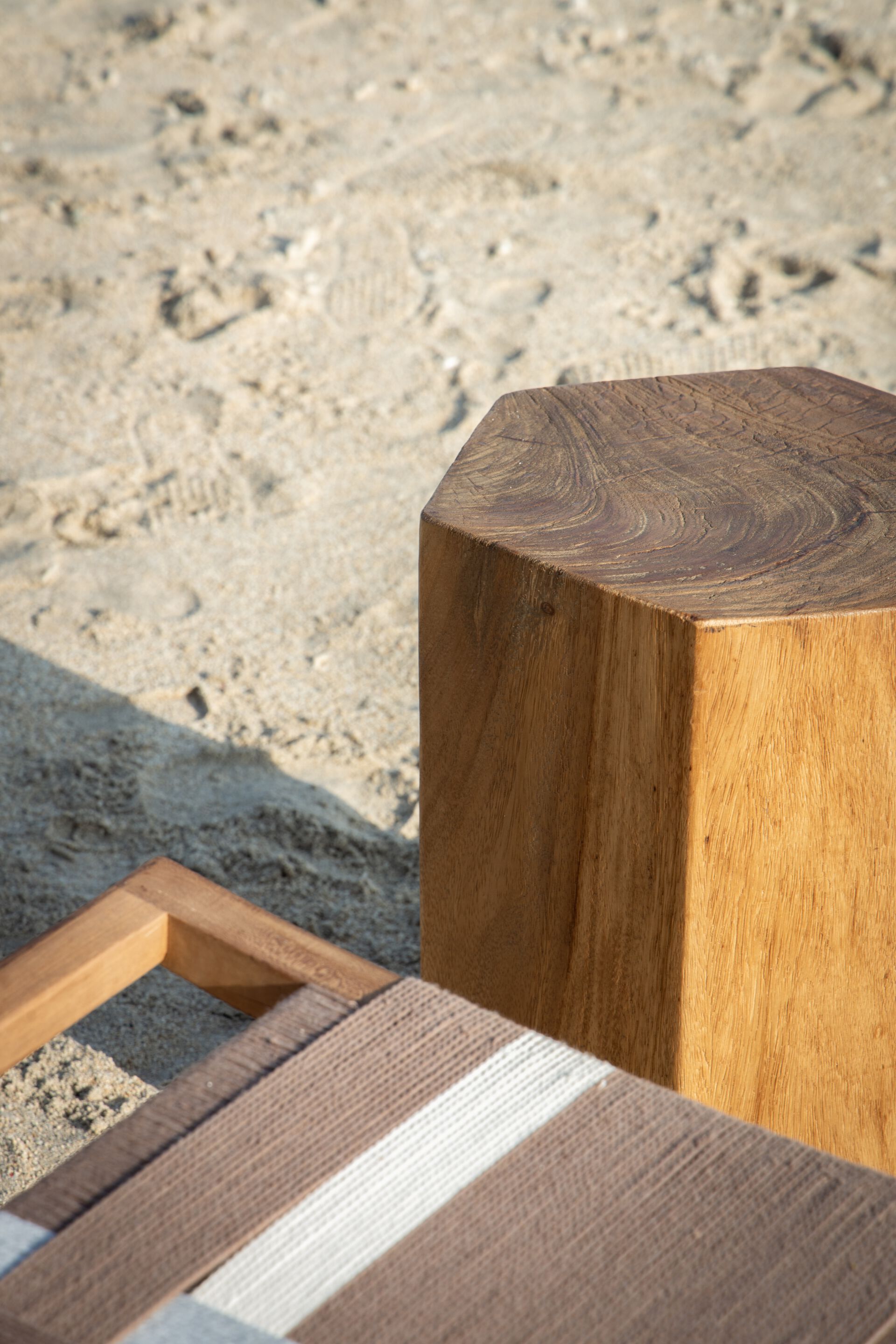 Низкий стул / деревянный шестиугольный садовый стол от Suar cbdesign деревенский стул ARCH-00118774 - Вид №4