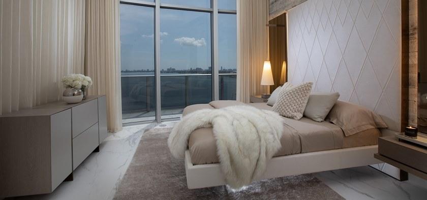 MORADA Кожаная кровать King size с высоким изголовьем Heaven Heaven bedos - Вид №1