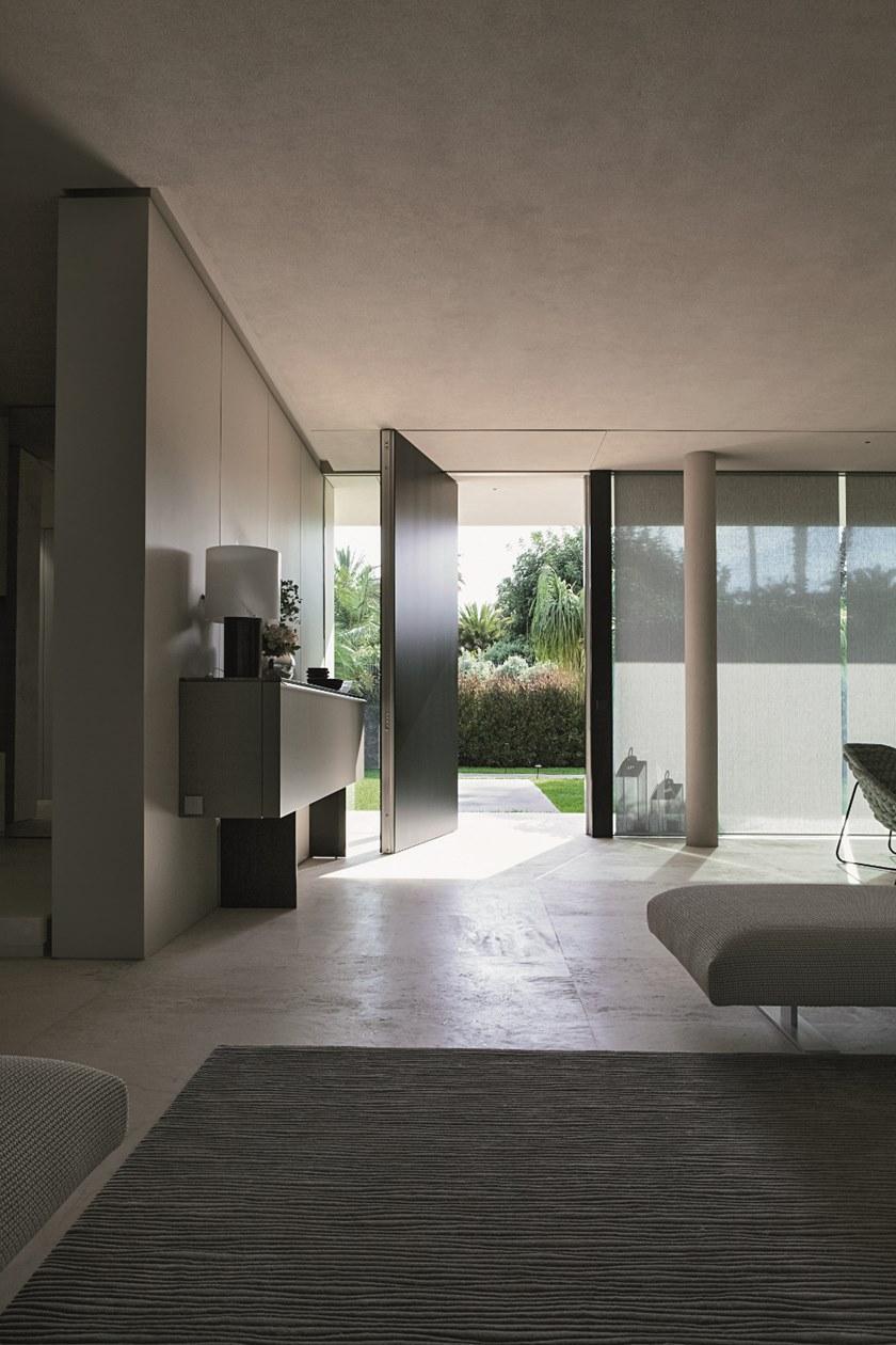 OIKOS VENEZIA Бронированная поворотная дверь с покрытием Corian® Synua sun-id-1407051 - Вид №2