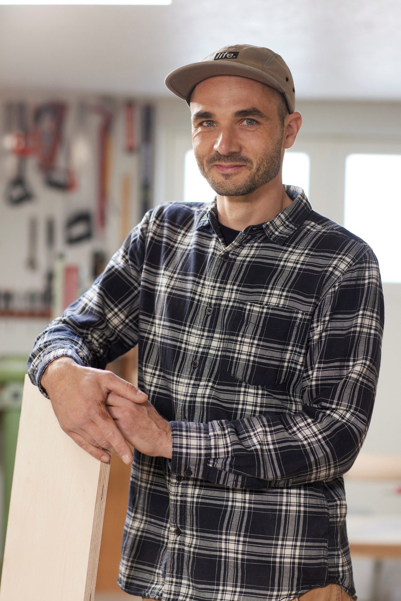 Штабелируемый стул из дуба с открытой спинкой Form & Refine Blueprint ARCH-00105045 - Вид №16