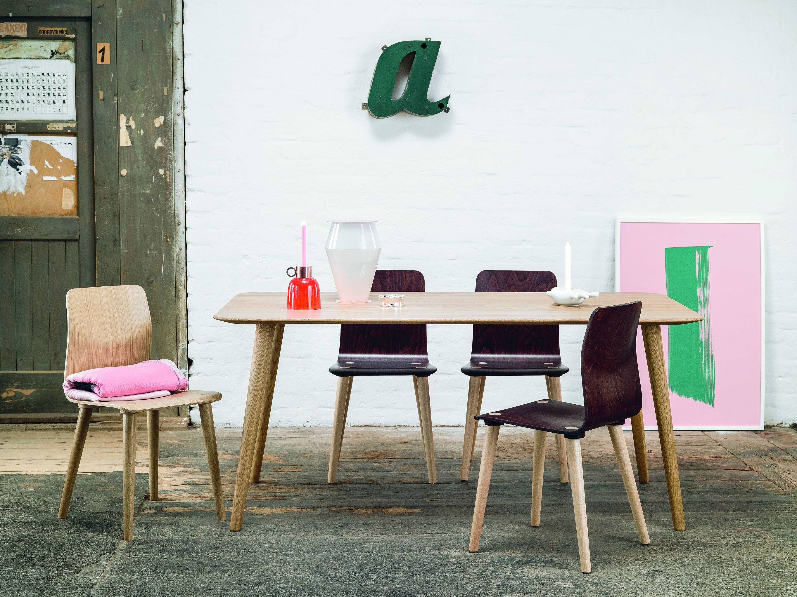 Прямоугольный обеденный стол TON MALMÖ ARCH-00041429