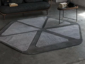 Besana Moquette Коврик ручной работы из синтетического волокна в современном стиле с геометрическими мотивами Capsule collection