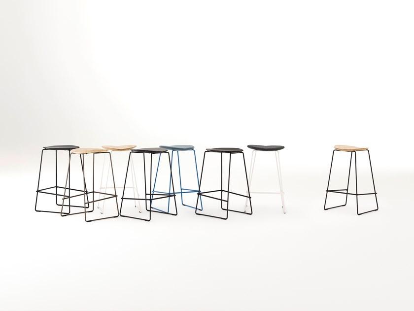 Ross Gardam Высокий табурет из саночной ткани Duet sun-id-1362453 - Вид №3