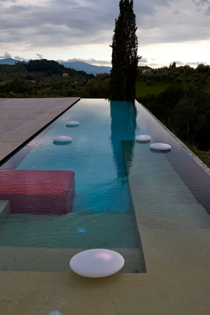 Настольная или плавающая лампа из полиэтилена Martinelli Luce Gloulglou Pol ARCH-00101308 - Вид №12