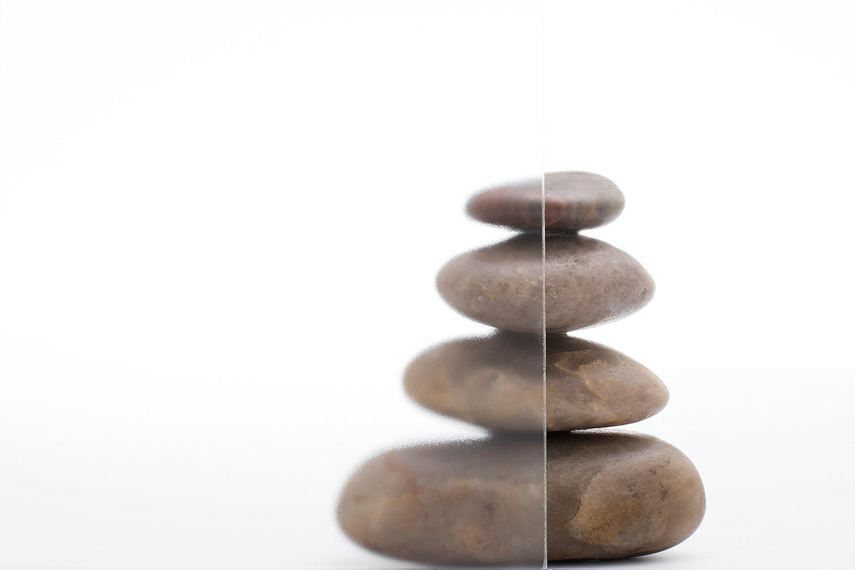 FSRT257 Хромисовое стекло Vivichrome показано в отражающей конфигурации с промежуточным слоем цвета кавы и отделкой opalex Forms-surfaces  - Вид №1