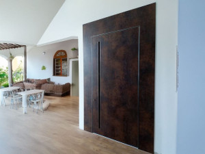 Бронированная входная дверь для экстерьера