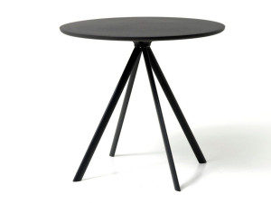 Круглый полиэтиленовый садовый стол