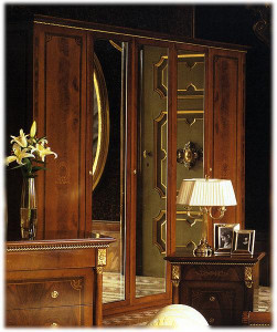 Шкаф  EZIO BELLOTTI 3049