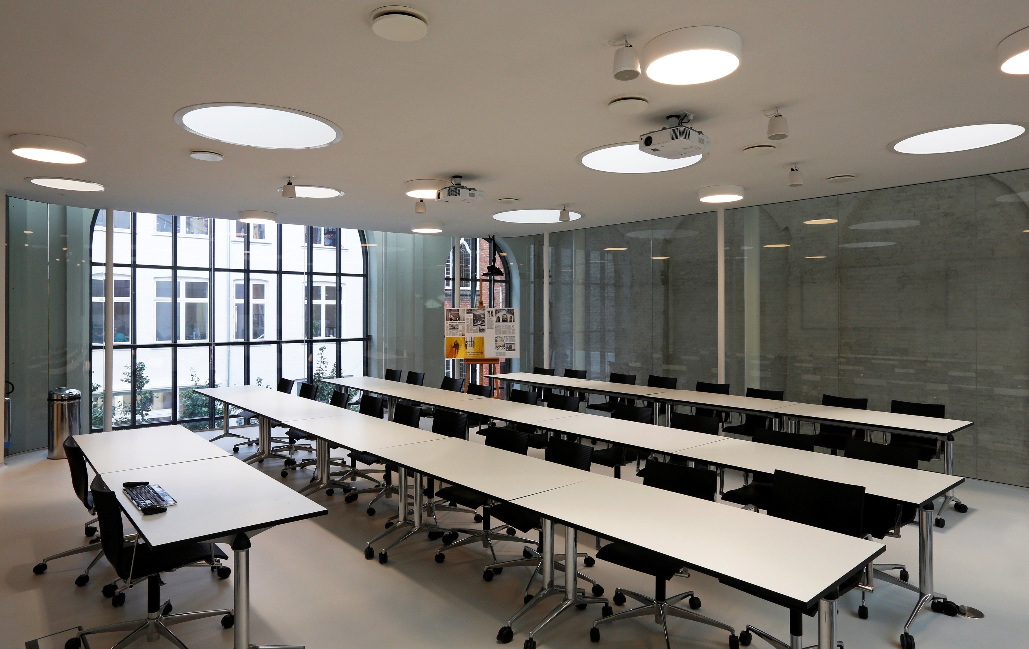 Светодиодный потолочный светильник Louis Poulsen LP CIRCLE ARCH-00054485 - Вид №5