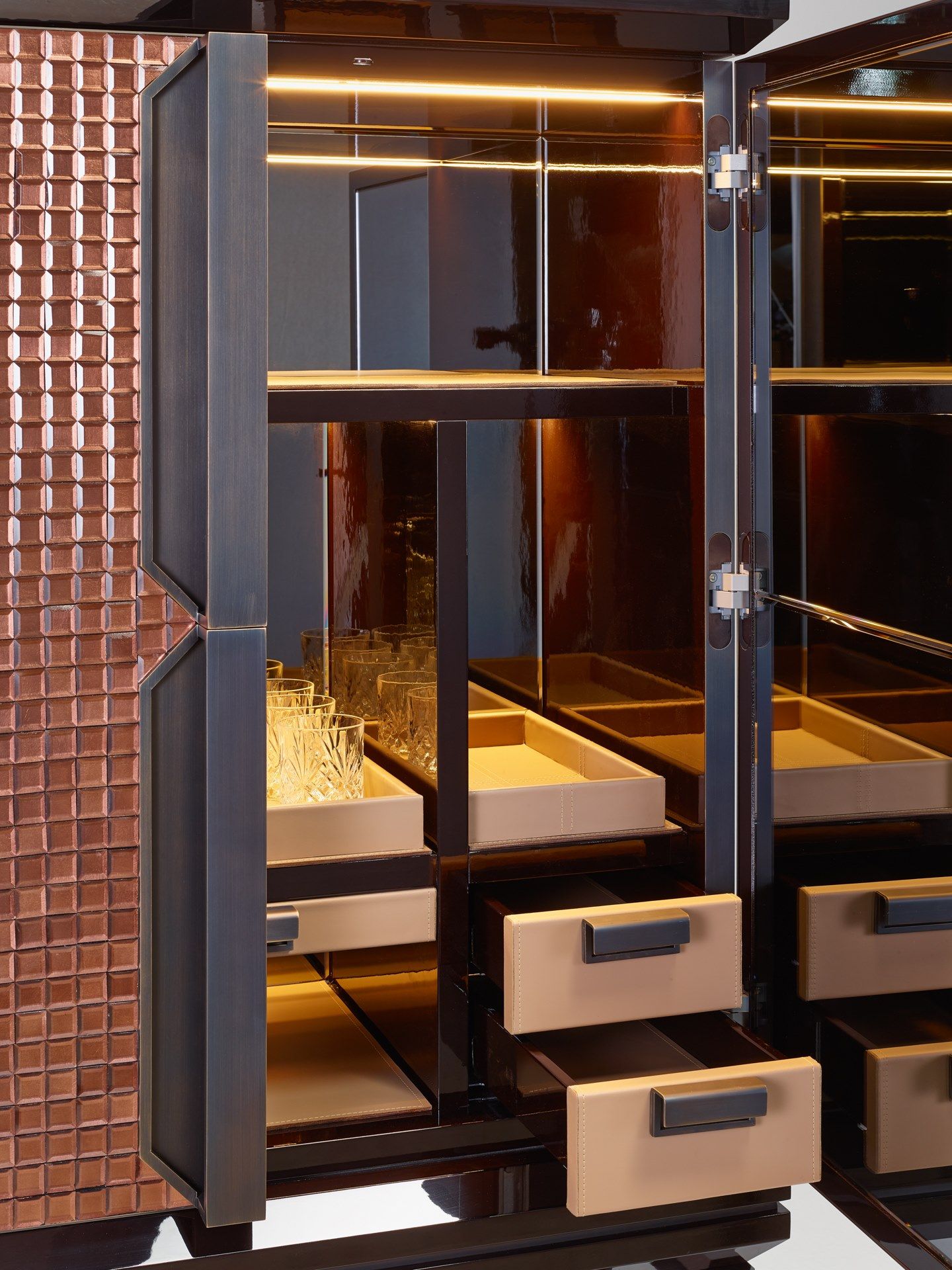 Деревянный и стеклянный барный шкаф со встроенным освещением Sicis Ledoux ARCH-00146935 - Вид №9