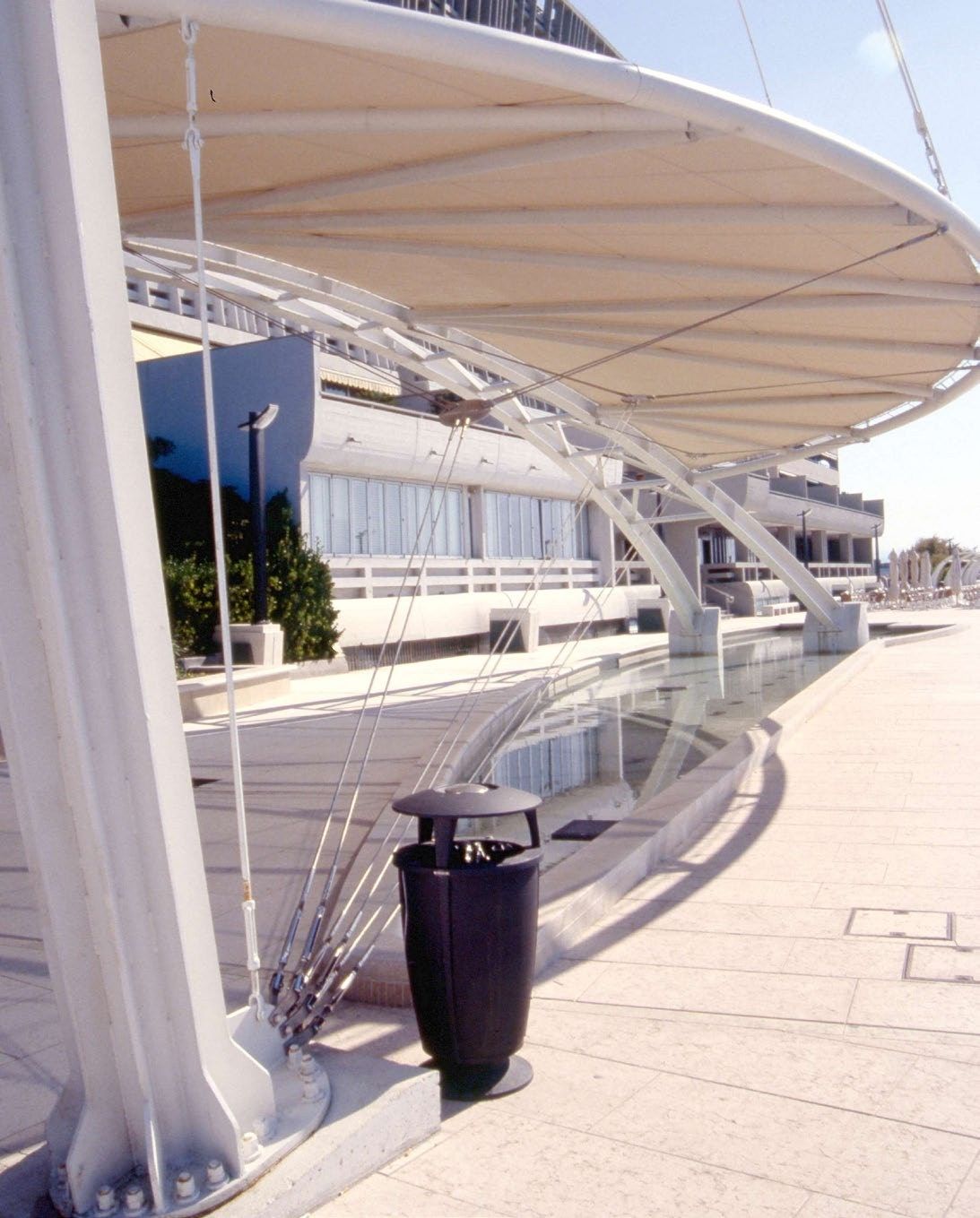 Держатель для мусора с крышкой и пепельницей для наружного использования Neri Idesia ARCH-00030864 - Вид №5