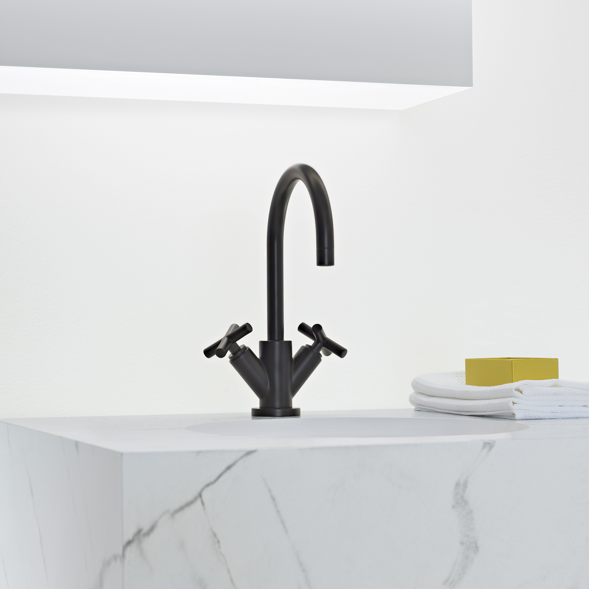 TARA Смеситель для раковины, на одно отверстие, со сливным клапаном - Матовый хром DornBracht 22513892-93 - Вид №1