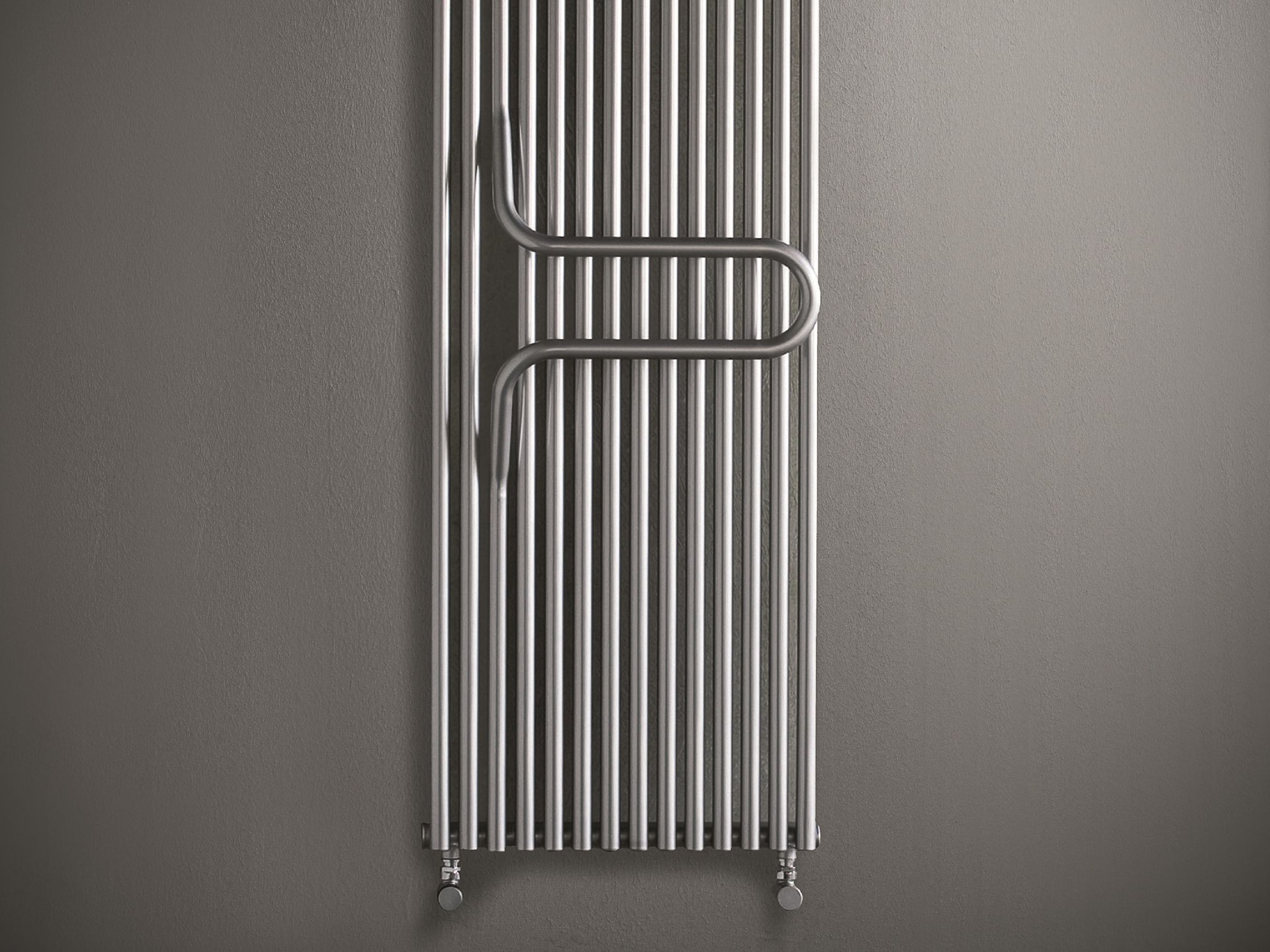 Вертикальный полотенцесушитель с горячей водой Tubes основы ARCH-00043827 - Вид №2