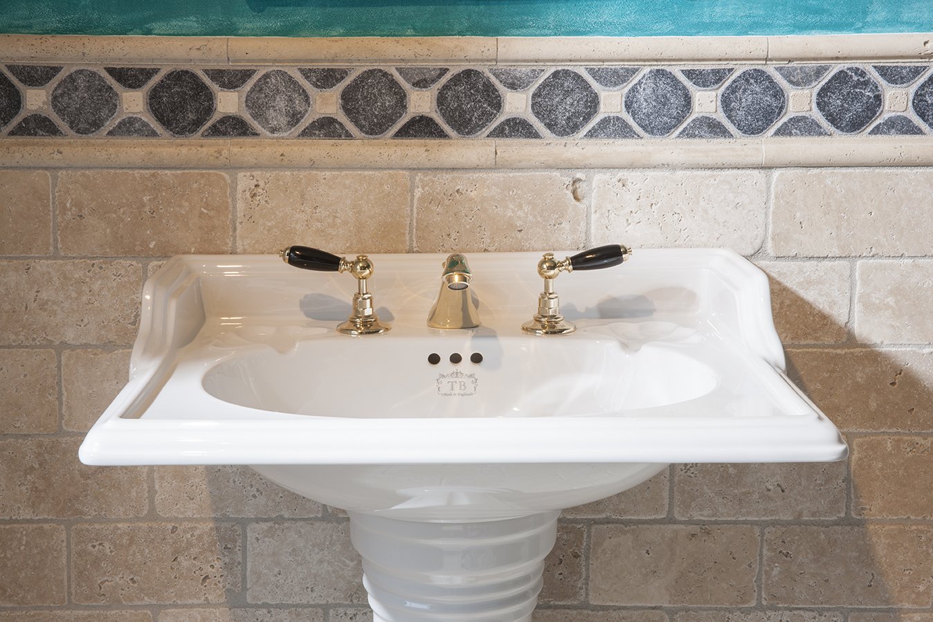 Traditional bathrooms LEVANTINE IVORY натуральный камень Levantine Ivory  - Вид №1