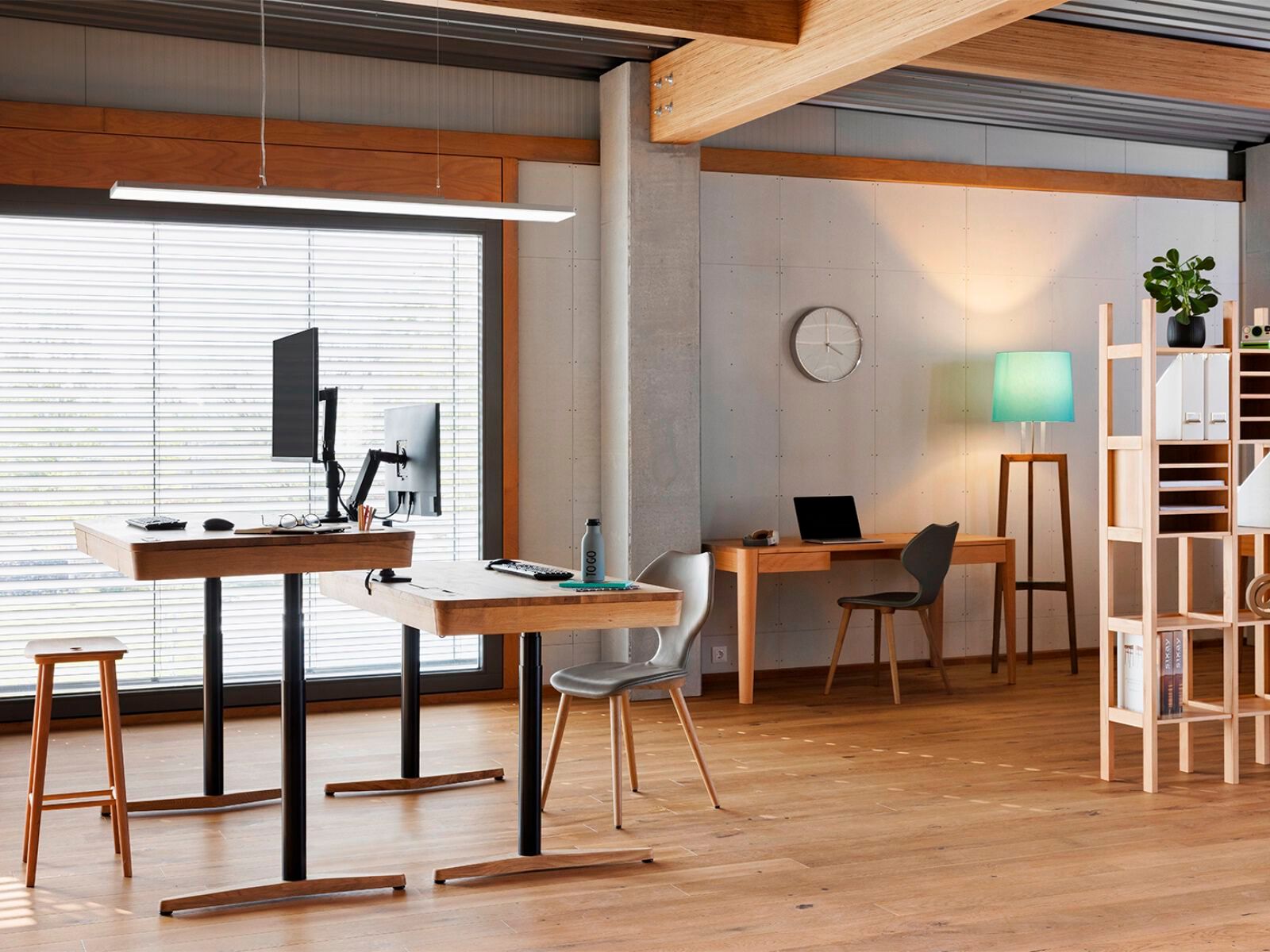 Стол из массива дерева с регулируемой высотой sixay furniture UPP! Height Adjustable Desk ARCH-00020749 - Вид №6