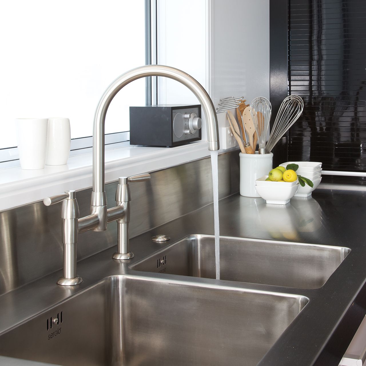 4293 Смеситель для мойки с двумя отверстиями IO с рычажными ручками Traditional Perrinandrowe - Вид №2