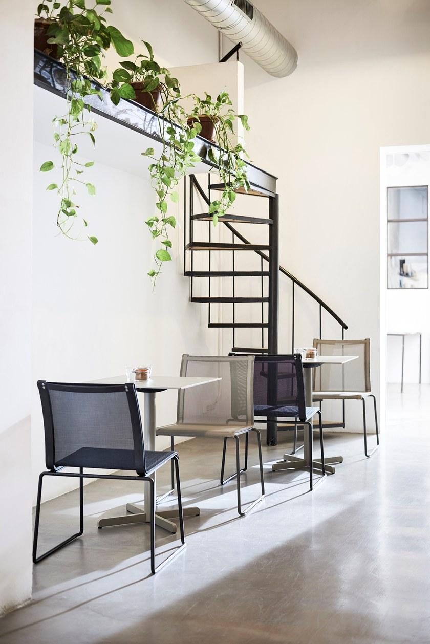 Bivaq Штабелируемый стул на салазках в цвете vinytex Club sun-id-1494657 - Вид №2