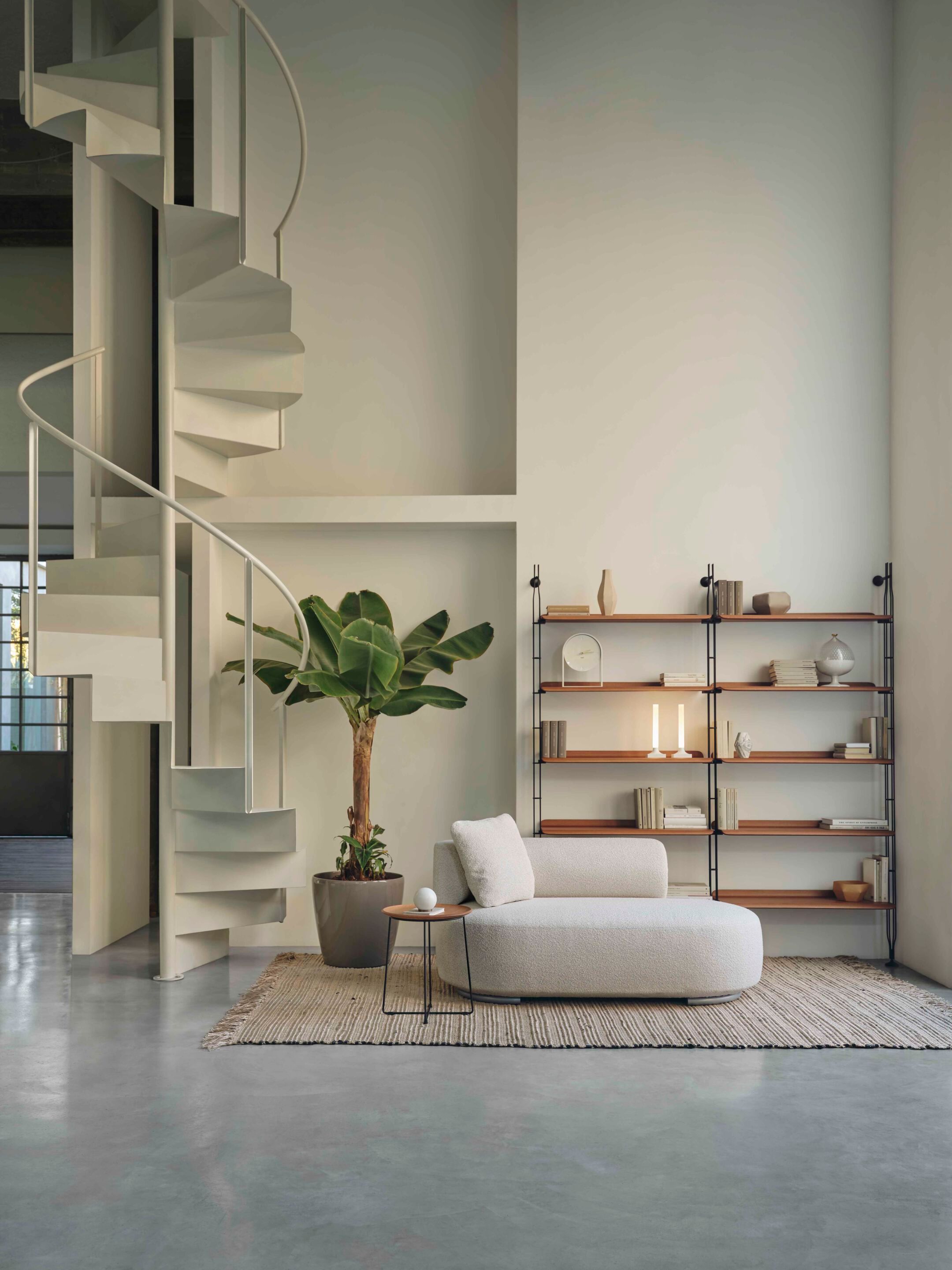 Квадратная однотонная подушка Kartell K-Waiting ARCH-00053707 - Вид №1