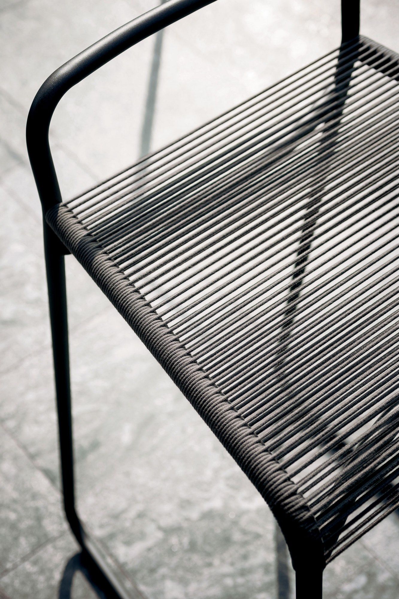 Высокий садовый табурет с веревкой с подставкой для ног RODA Harp ARCH-00151307 - Вид №4