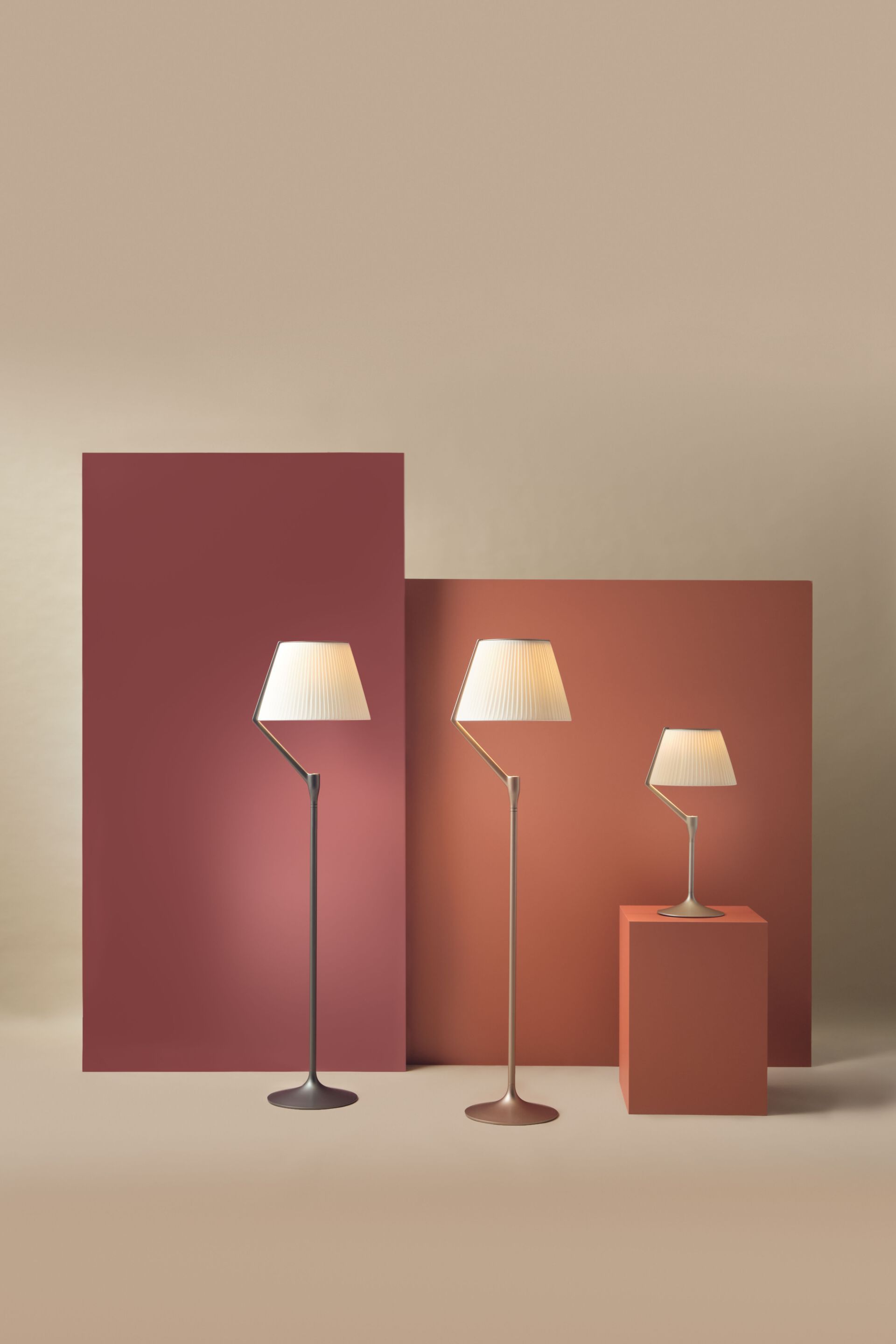 Литой алюминиевый светодиодный настольный светильник с диммером Kartell Angelo Stone ARCH-00150849 - Вид №1
