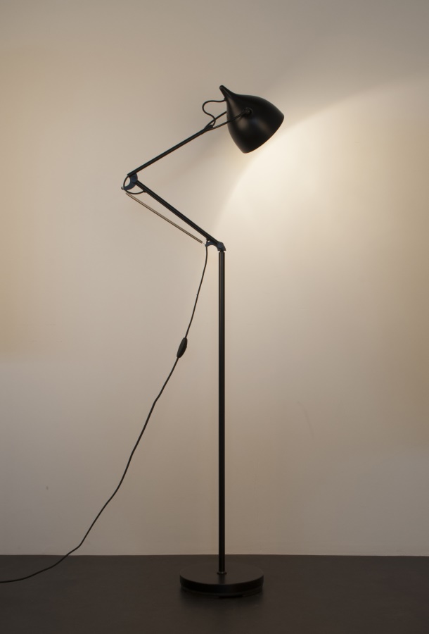 Лампа напольная Reader, матовая черная Zuiver 5000951 - Вид №6